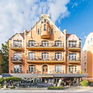H Villa Herkules